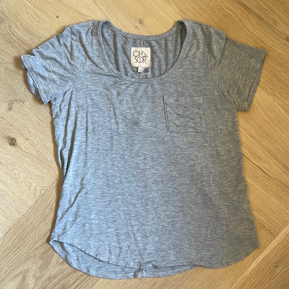 LIKE NEW Chaser T, very soft, scalloped bottom, scoop neck short sleeve.